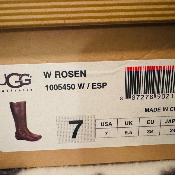 Uggs Boots size 7 - Picture 10 of 14
